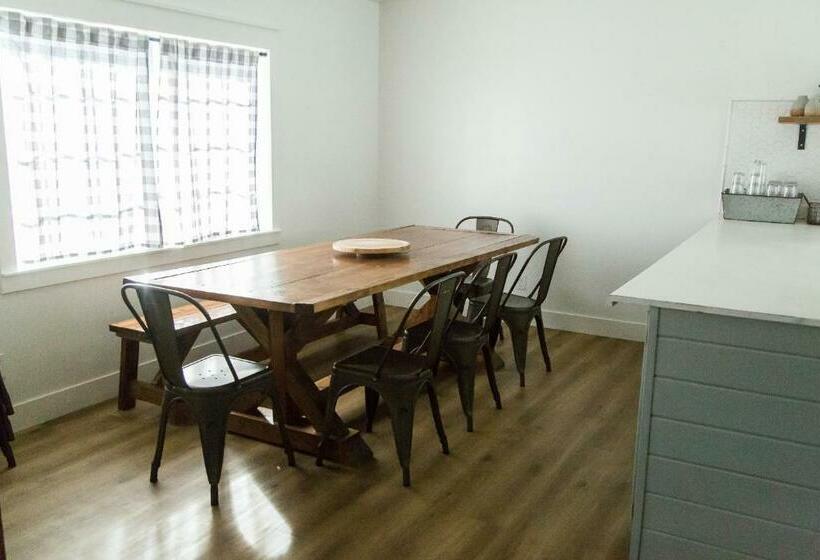 غرفة قياسية رباعية, Happy Trails Bnb