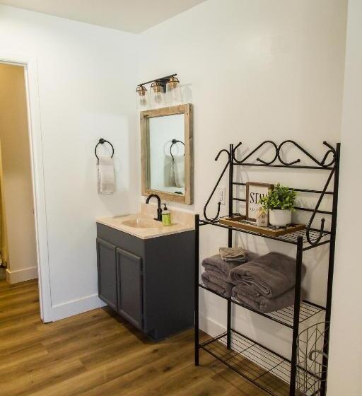 غرفة قياسية رباعية, Happy Trails Bnb