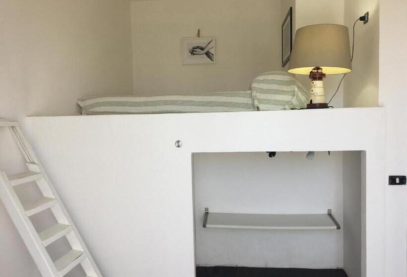 חדר משפחתי, I Congiunti