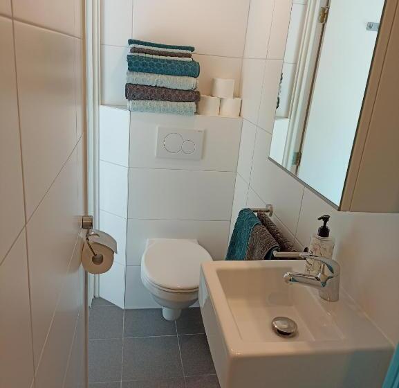 غرفة إقتصادية, Little Beach Place