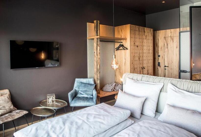 Номер Superior, Kraftalm