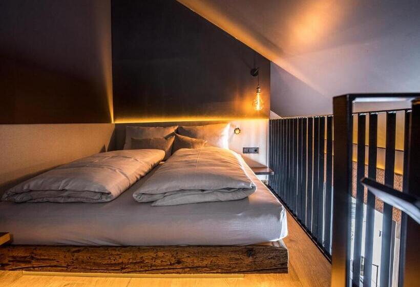 Номер Deluxe, Kraftalm