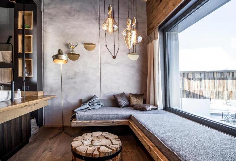 Номер Deluxe, Kraftalm