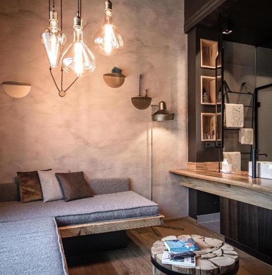 Номер Deluxe, Kraftalm