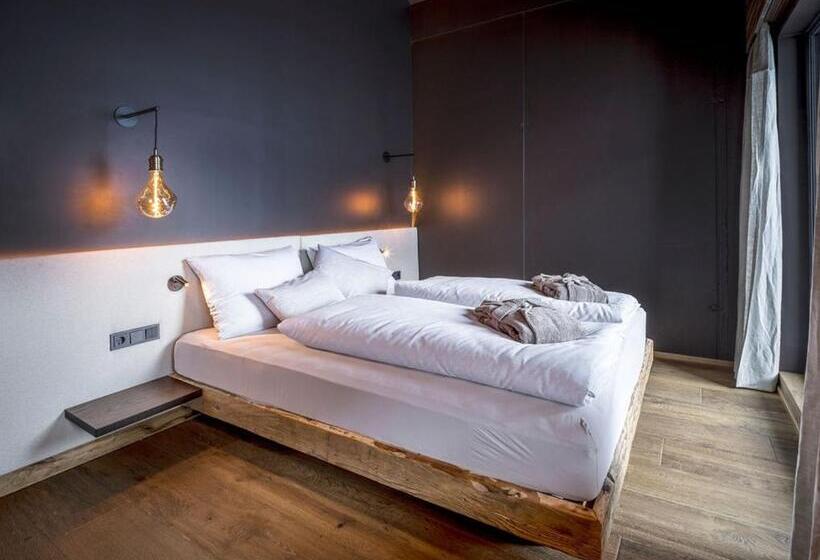 Номер Deluxe, Kraftalm