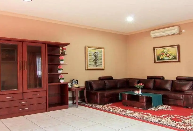 Family Room, Signature Mandala Kencana