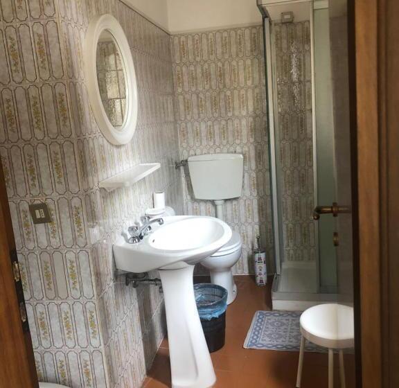 غرفة قياسية فردية, Caffè Martini