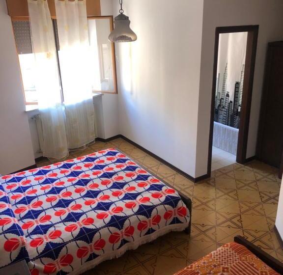 غرفة قياسية ثلاثية, Caffè Martini