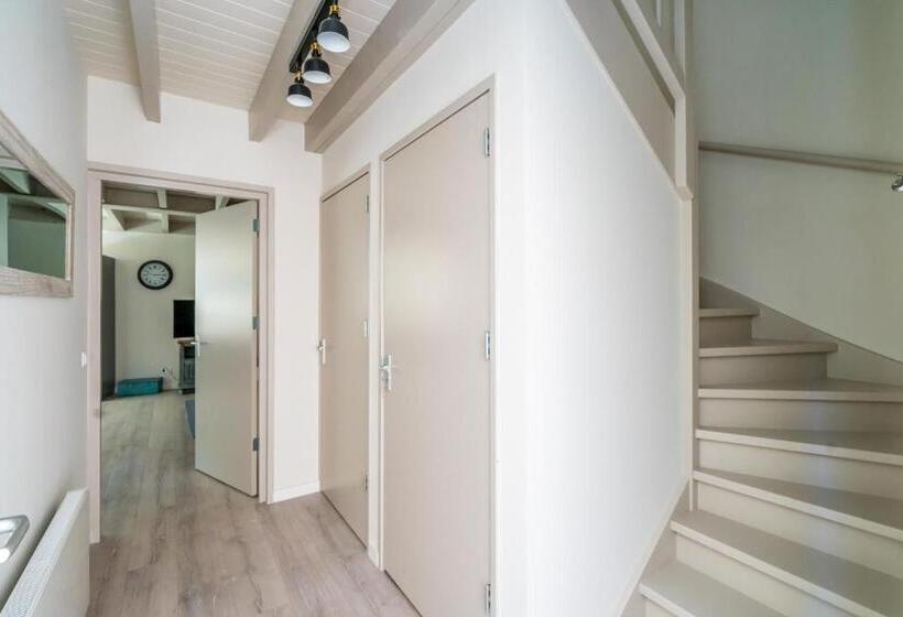 منزل غرفة نوم واحدة, Job Baster Huisje