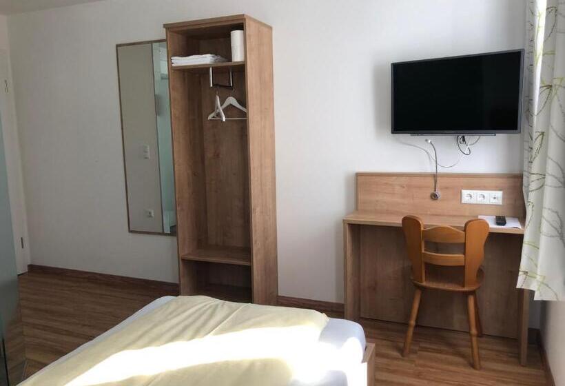 غرفة قياسية فردية, Fischerhof