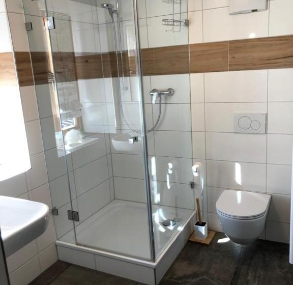 غرفة قياسية فردية, Fischerhof