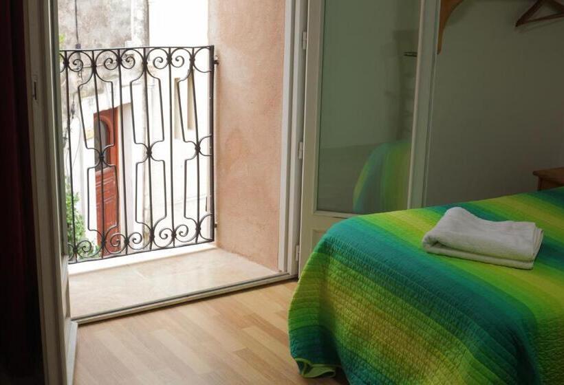 חדר סטנדרט נוף לעיר, Hostel Le Diablotin