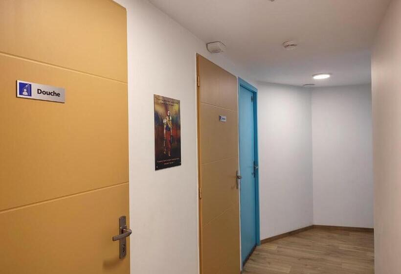 Кровать в Общей Комнате, Hostel Le Diablotin