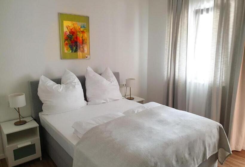 חדר בסיסי, Catalleya Haus