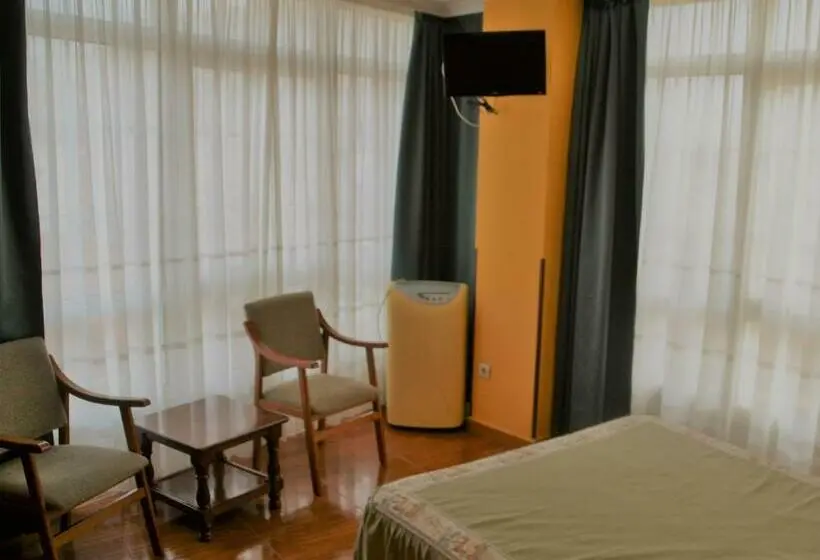 片側に海が見えるデラックスルーム, Hostal O Portiño