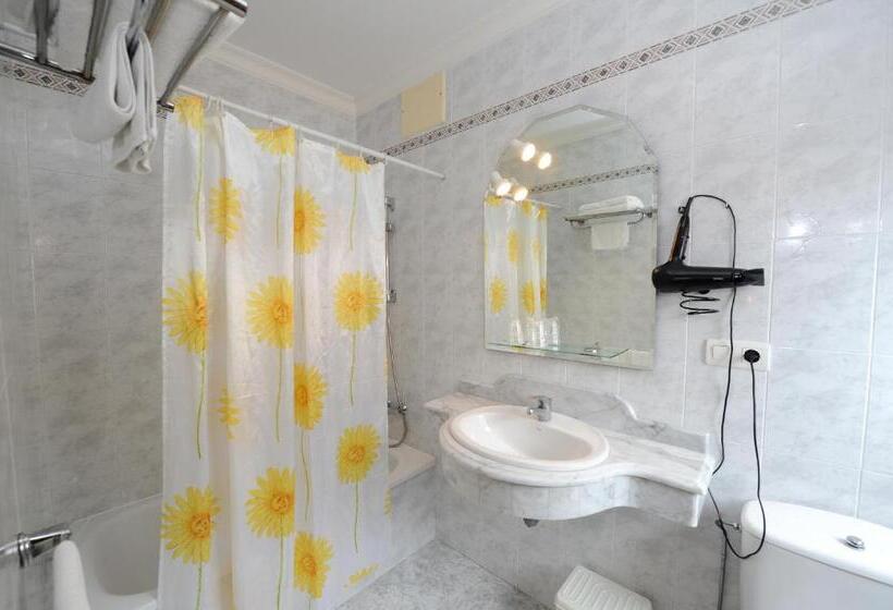 Номер Стандарт Вид на Море, Hostal O Portiño