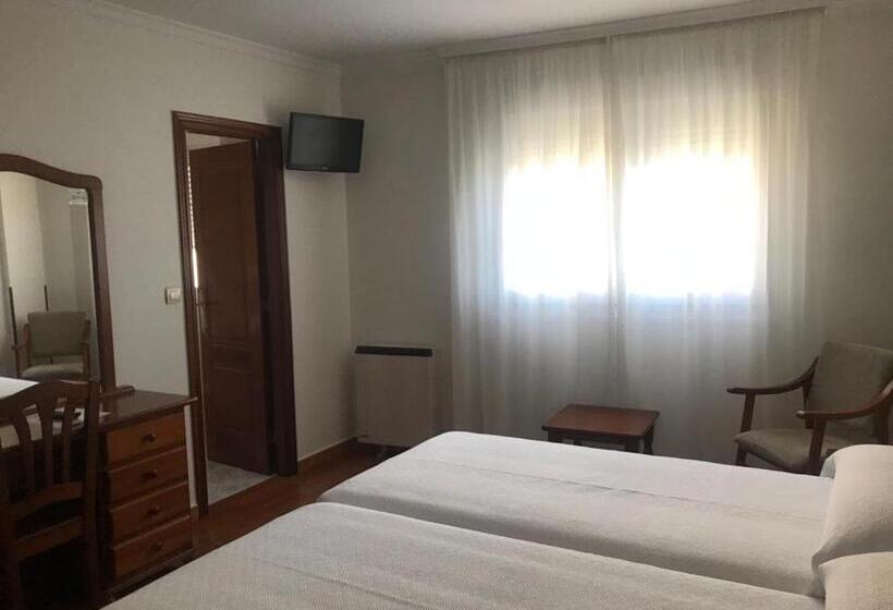 Номер Стандарт Вид на Море, Hostal O Portiño