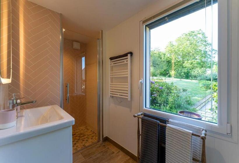 小室, L Herbe Haute