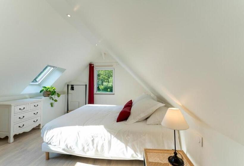 小室, L Herbe Haute