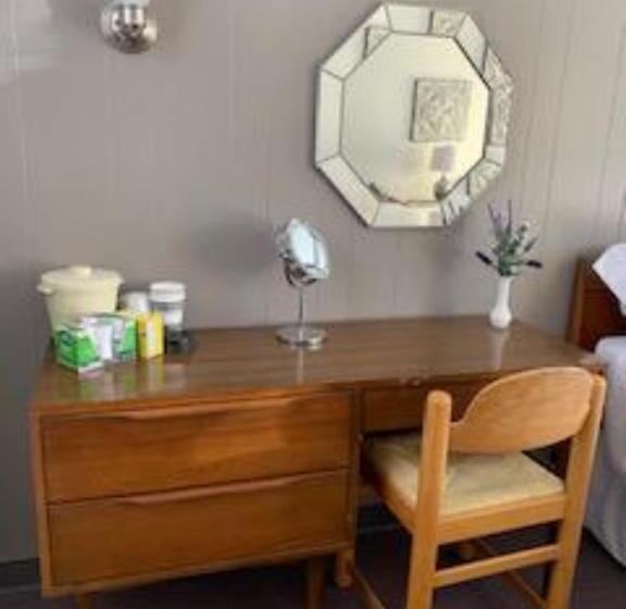 스탠다드 룸 킹사이즈 침대, Yankee Trail Motel