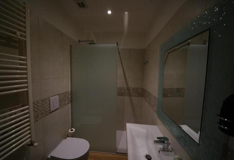 Quarto Deluxe, B & B Station69