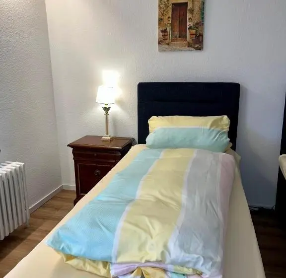 Standard Yhden Hengen Huone, Gästehaus Rheinstetten Forchheim