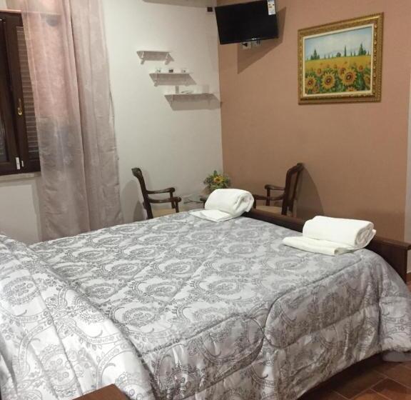 اتاق استاندارد با چشم‌انداز باغ, Il Girasole B&b