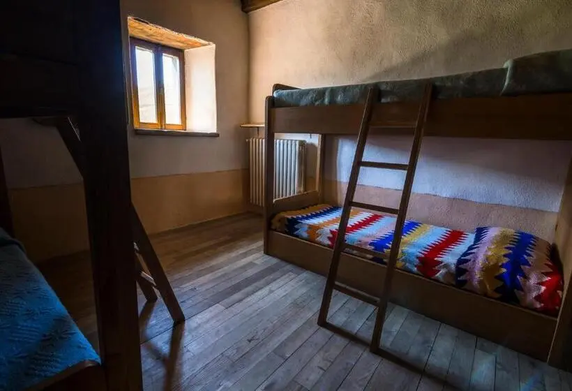 浴室共有スタンダード４人用ルーム, Ostello Podesteria Di Gombola   Arte E Territorio