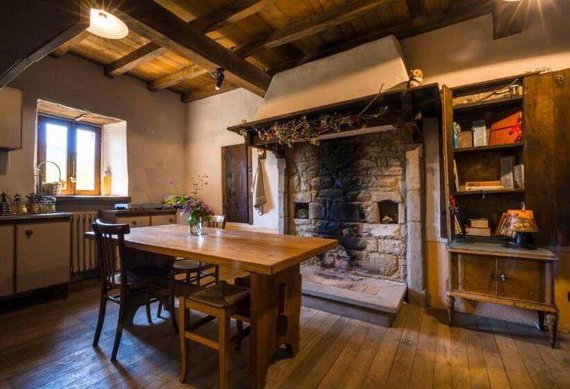 스탠다드 4인용 룸 공용 욕실, Ostello Podesteria Di Gombola Arte E Territorio