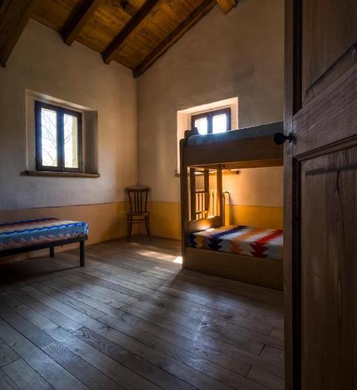 스탠다드 트리픔 룸 공동욕실, Ostello Podesteria Di Gombola Arte E Territorio