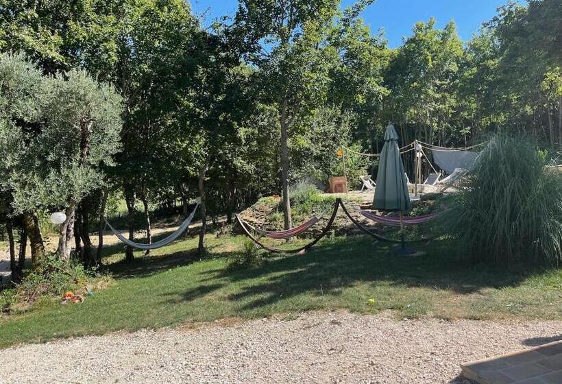 غرفة عائلية, Casa Al Fondo