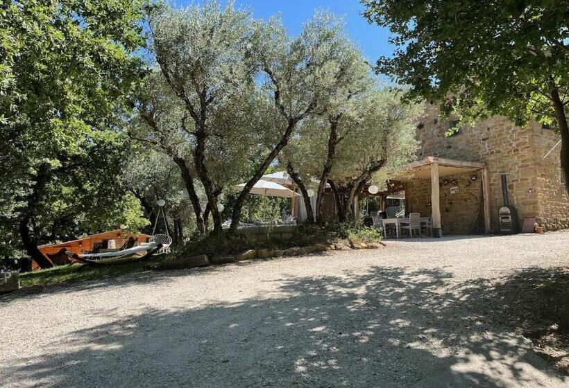 חדר משפחתי, Casa Al Fondo