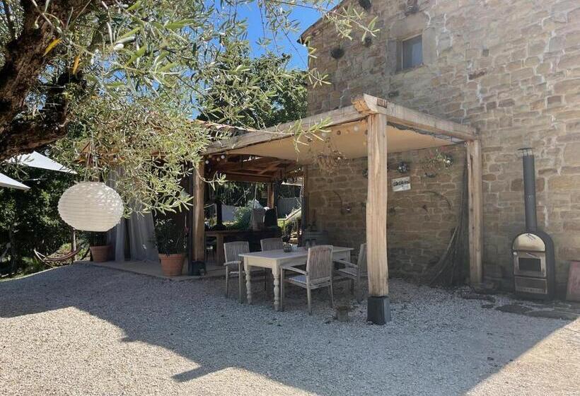 חדר משפחתי, Casa Al Fondo