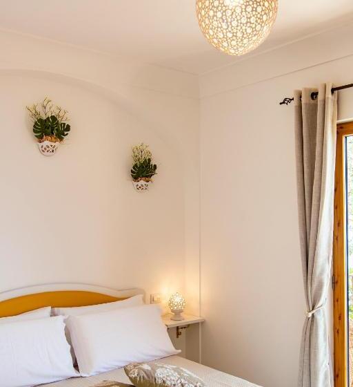 اتاق استاندارد با بالکن و چشم‌انداز دریا, La Borragine Rooms