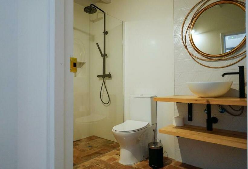 جناح سوبيريور, Hospederia Santa Clara