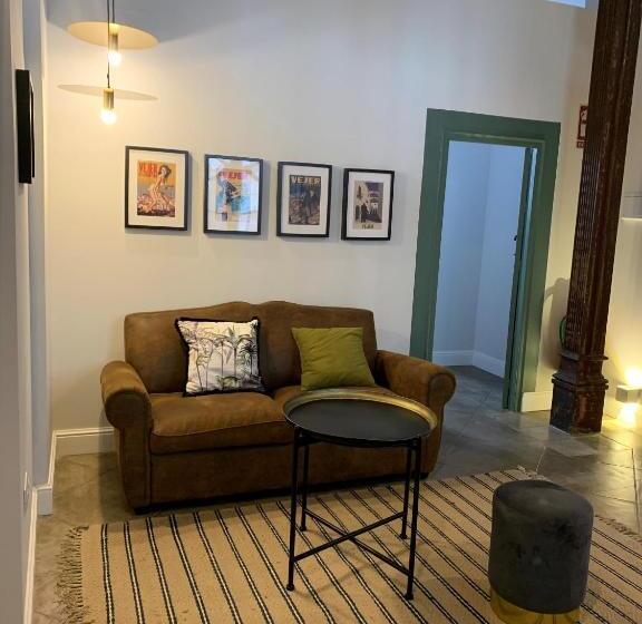 سوییت لوکس, Hospederia Santa Clara