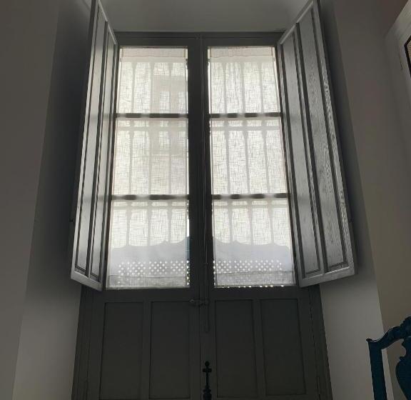 جناح ديلوكس, Hospederia Santa Clara