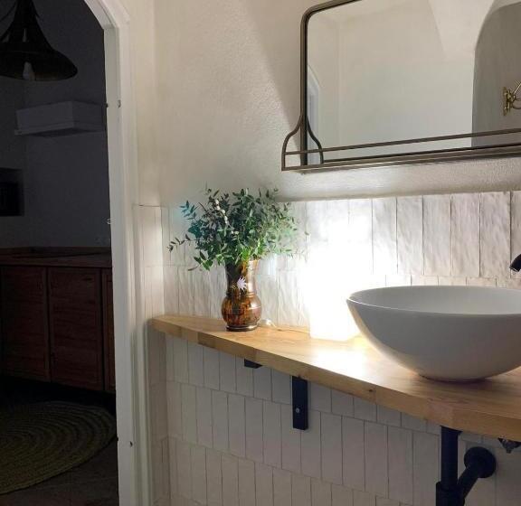 جناح إدارى, Hospederia Santa Clara