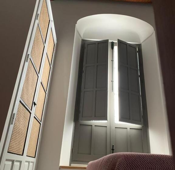 جناح إدارى, Hospederia Santa Clara