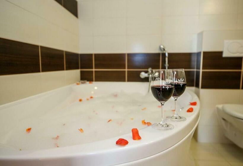 חדר סטנדרט יחיד, Opera