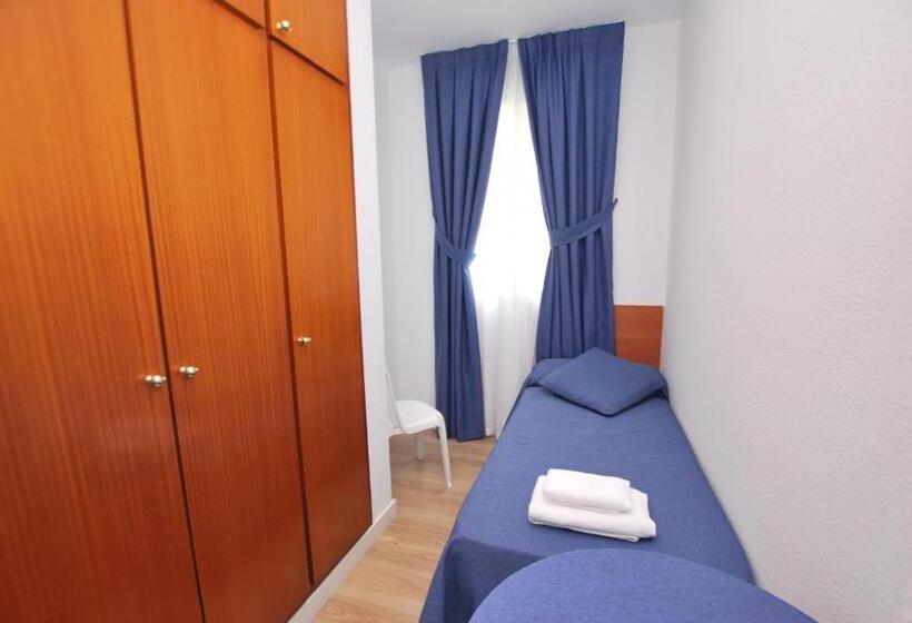 Четырехместный Номер Стандарт, Tres Leones