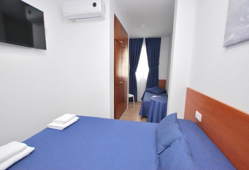 Четырехместный Номер Стандарт, Tres Leones