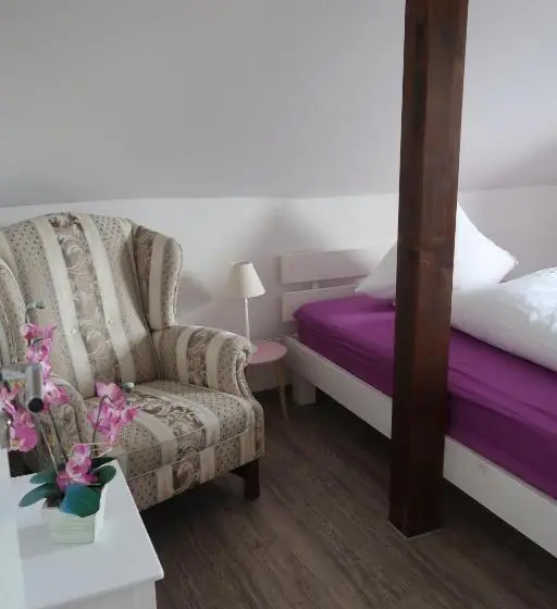 Basic-huone, Landpension Zur Hainbuche
