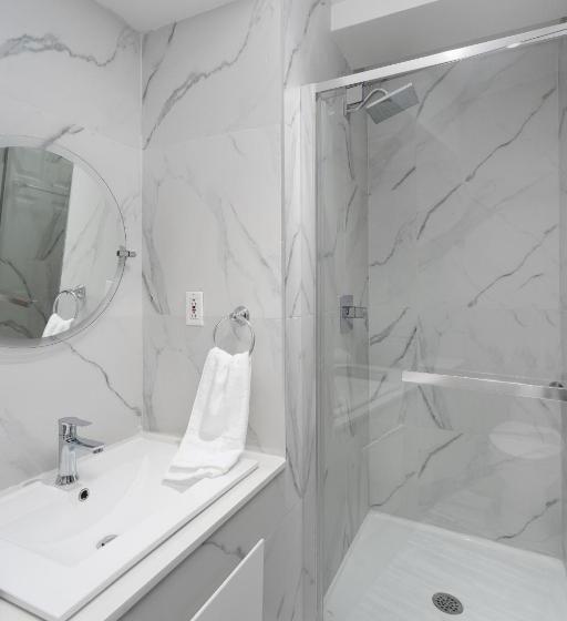 1 Bedroom Penthouse Apartment, Le Nomade Mtl