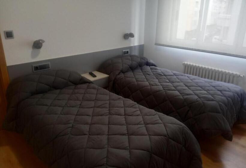 스탠다드 룸, Hostal Outarelo