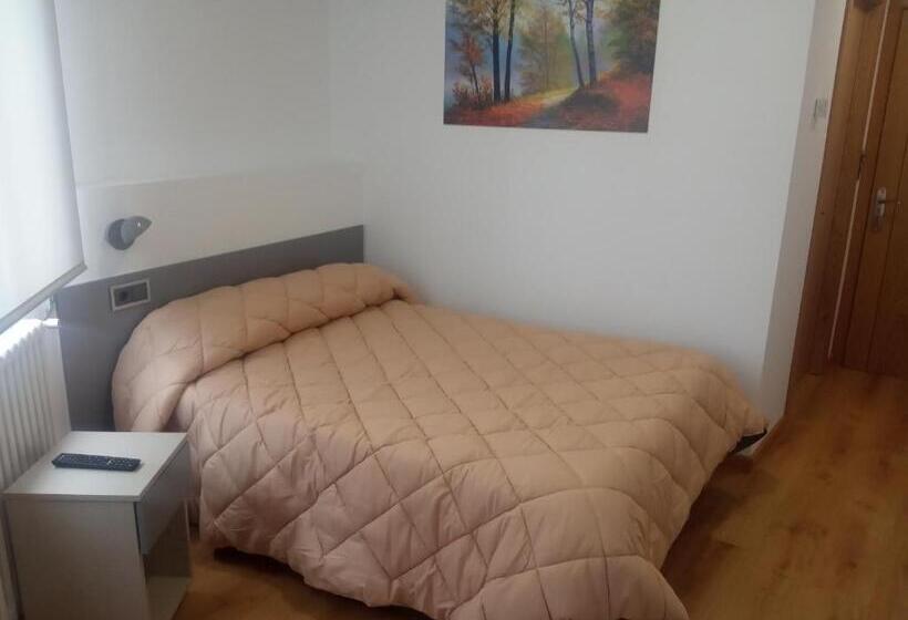 스탠다드 룸, Hostal Outarelo