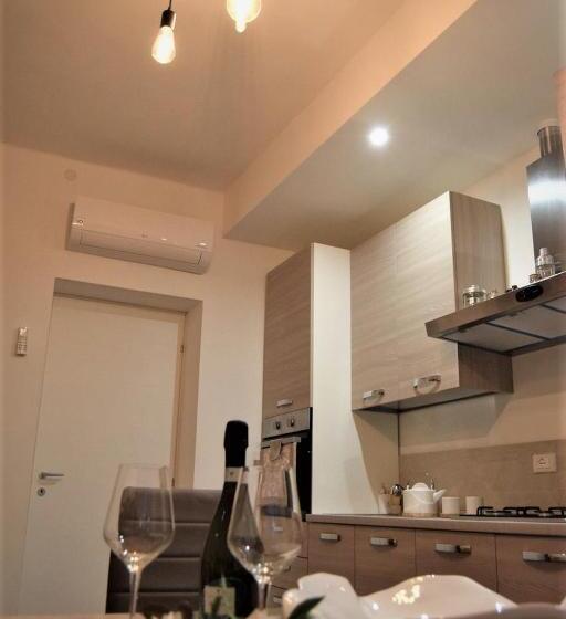 اتاق استاندارد, Segui Le Note Della Tua Vita