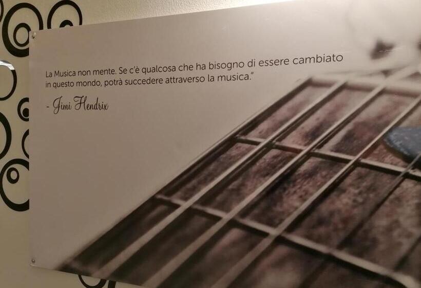 اتاق لوکس سه تخته, Segui Le Note Della Tua Vita