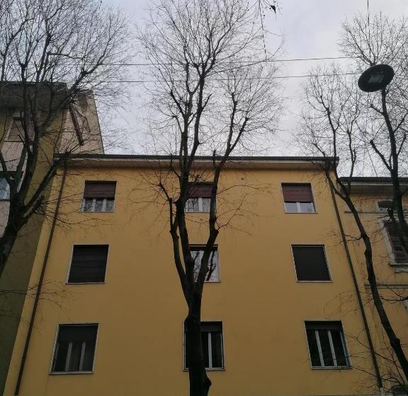 اتاق استاندارد, Segui Le Note Della Tua Vita