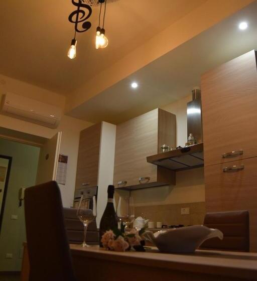 اتاق لوکس سه تخته, Segui Le Note Della Tua Vita